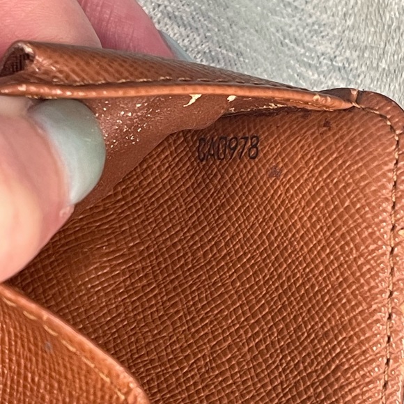 Louis Vuitton Monogram Leather Compact Zip Snap Wallet - Picture 12 of 16